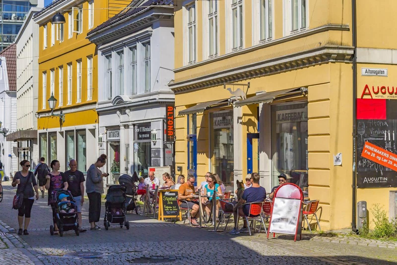 Lejlighed 500 M Til Bryggen I Skjermet Uteplass!